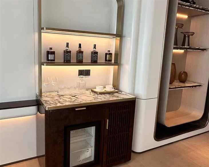 Kabinet bar mini hotel